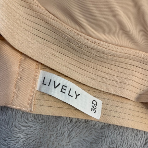 Lively bras - Picture 4 of 4